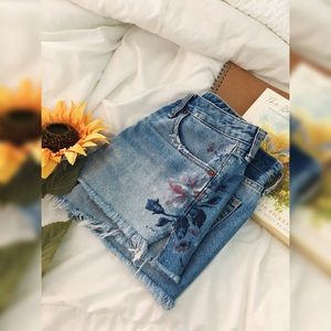 abercrombie | ames low rise boyfriend short
